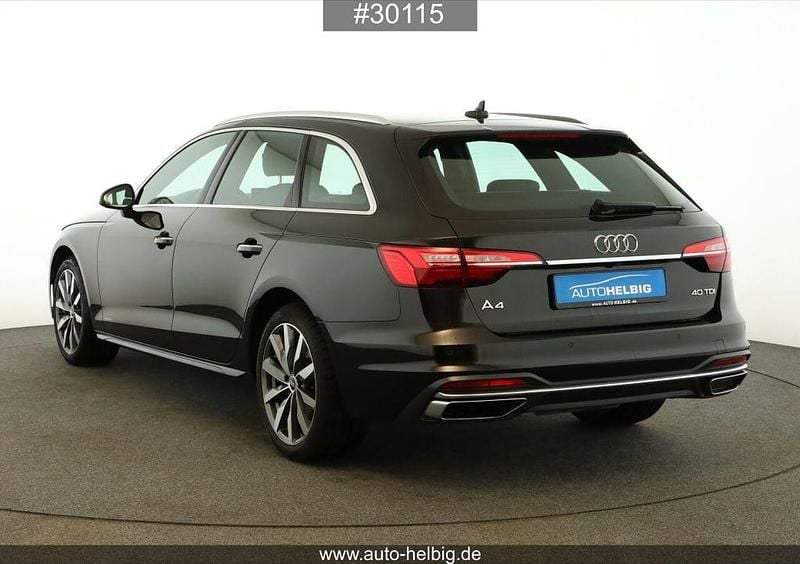 Gebraucht Audi A4 Advanced 204 PS (150 kW) 2021 Mythosschwarz metallic Kombi