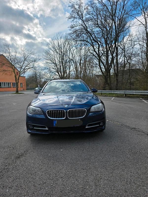 Gebraucht BMW 530 258 PS (189 kW) 2012 Blau Kombi