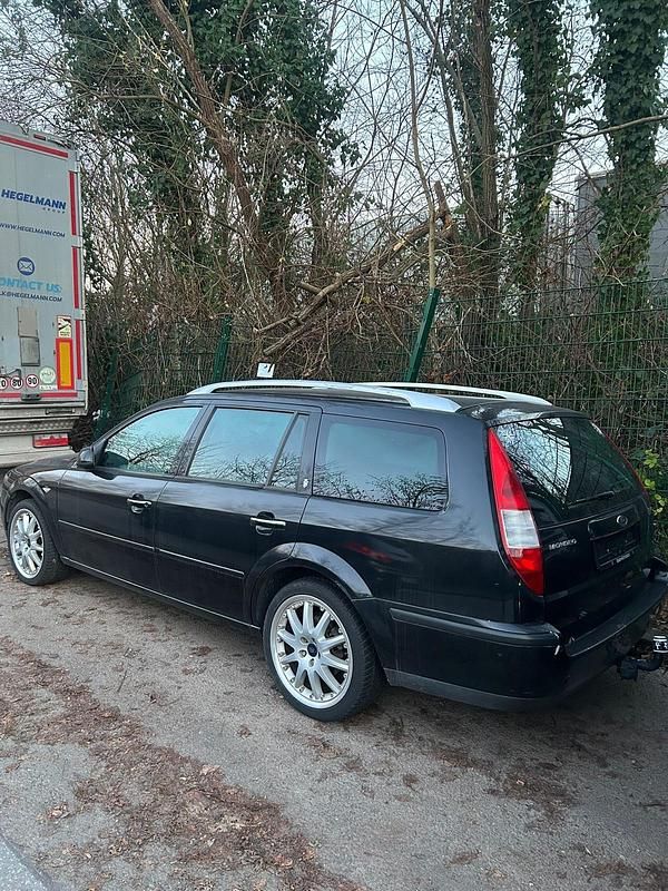Gebraucht Ford Mondeo 134 PS (98 kW) 2005 Schwarz Kombi