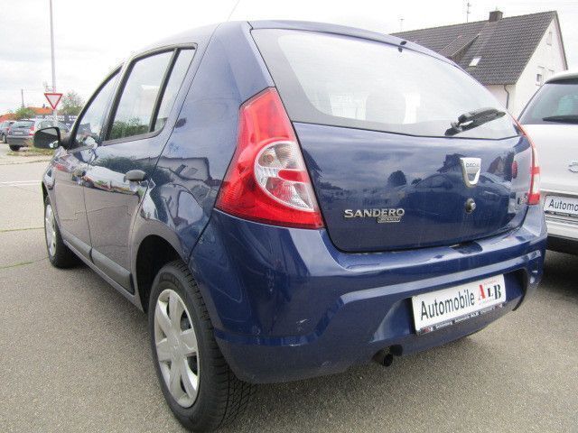 Gebraucht Dacia Sandero 75 PS (55 kW) 2010 Blau Kleinwagen