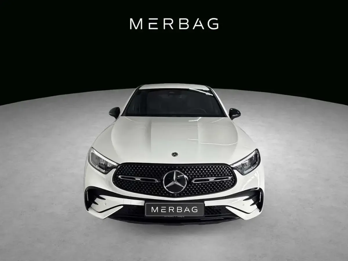 Gebraucht Mercedes GLC300 AMG 269 PS (197 kW) 2025 Weiß SUV