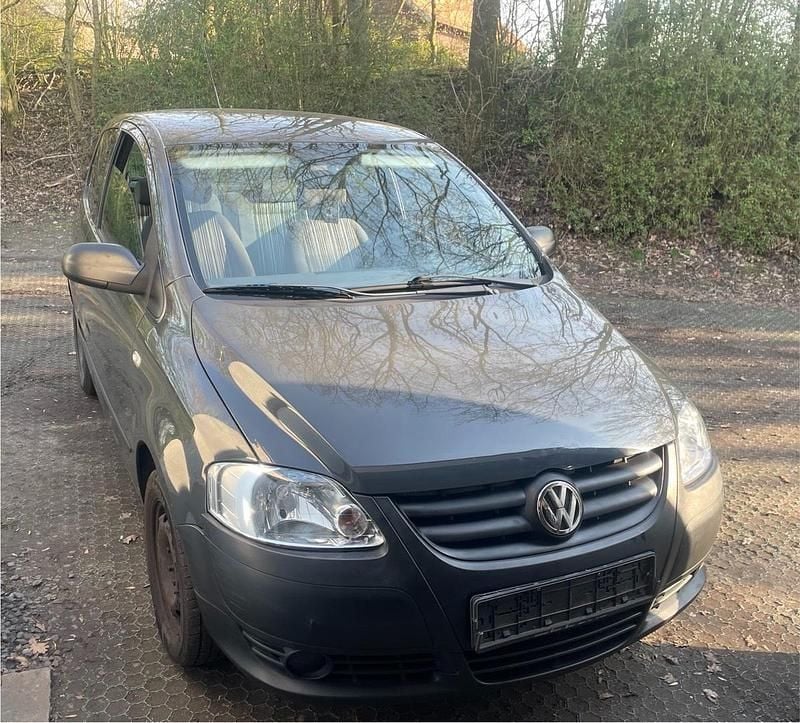 Gebraucht VW Fox 54 PS (39 kW) 2009 Grau Kleinwagen