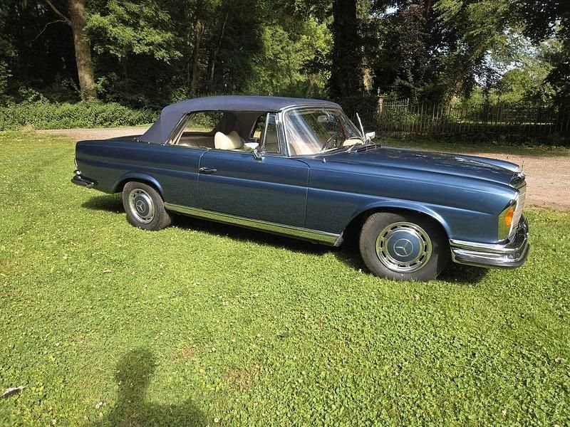 Gebraucht Mercedes 280 160 PS (117 kW) 1970 Blau Cabrio