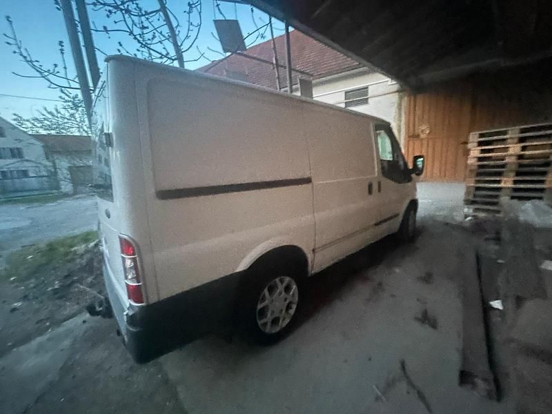 Gebraucht Ford Transit 105 PS (77 kW) 2009 Weiß Pickup