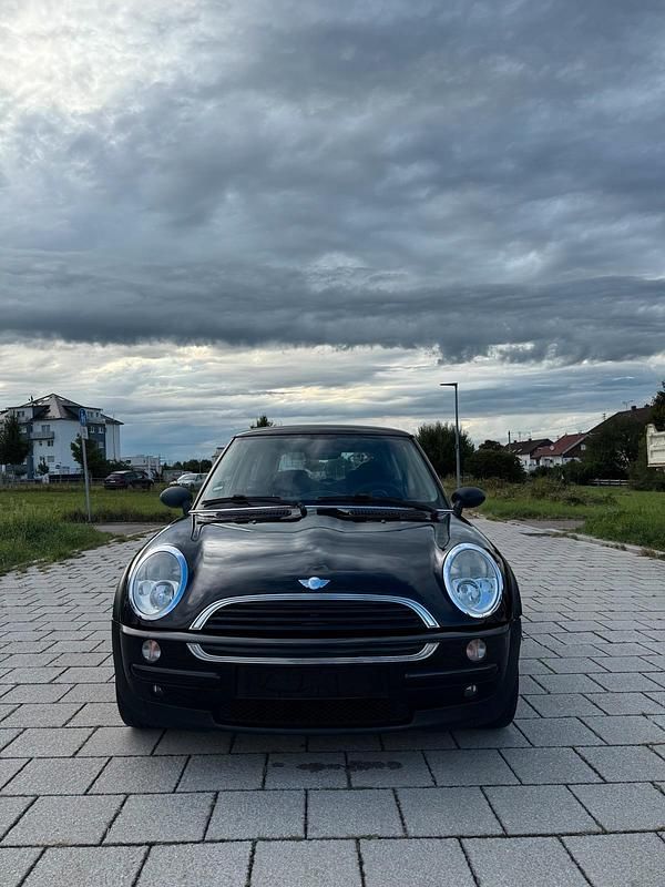Schwarz Gebraucht 2002 Mini ONE Kleinwagen | 950 € (Teuer) - Bild 1/4