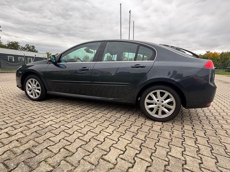 Gebraucht Renault Laguna III Dynamique 140 PS (102 kW) 2008 Grau Limousine