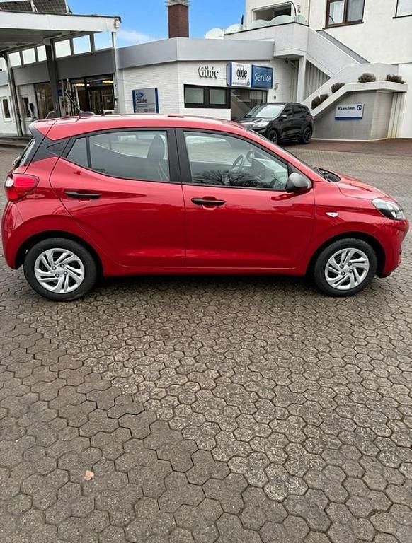 Neu Hyundai i10 Select 63 PS (46 kW) 2026 Rot Kleinwagen