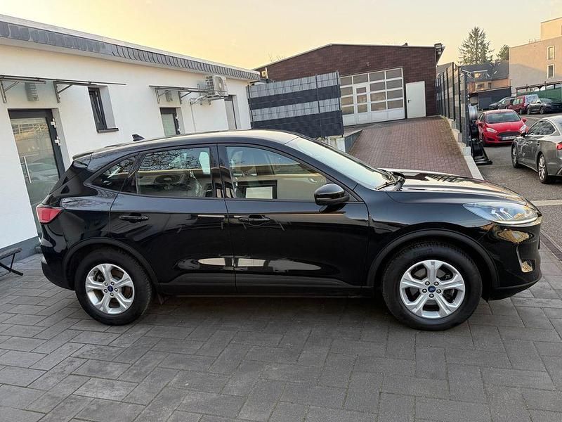 Gebraucht Ford Kuga Cool & Connect 190 PS (139 kW) 2022 Obsidianschwarz metallic SUV