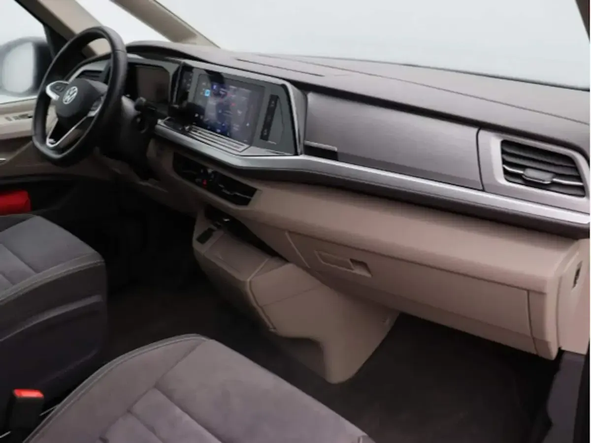Używany VW Multivan Life 150 KM (110 kW) 2025 Minivan