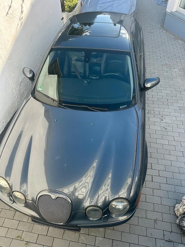 Schwarz Gebraucht 2003 Jaguar S-Type R Limousine | 6.900 € - Bild 1/4