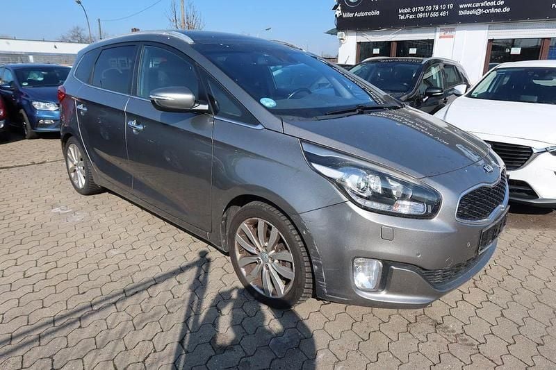 Gebraucht Kia Carens Spirit 135 PS (99 kW) 2013 Silber Van / Kleinbus
