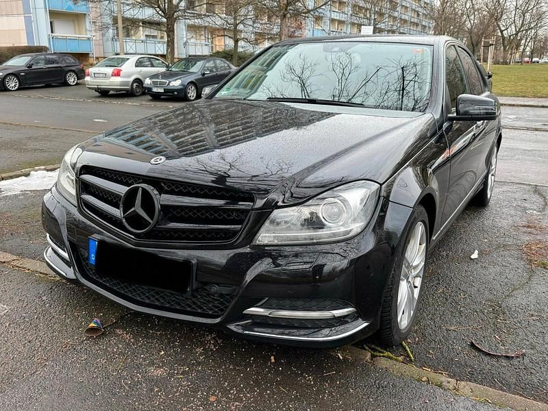 Gebraucht Mercedes C250 Avantgarde 204 PS (150 kW) 2012 Schwarz Limousine