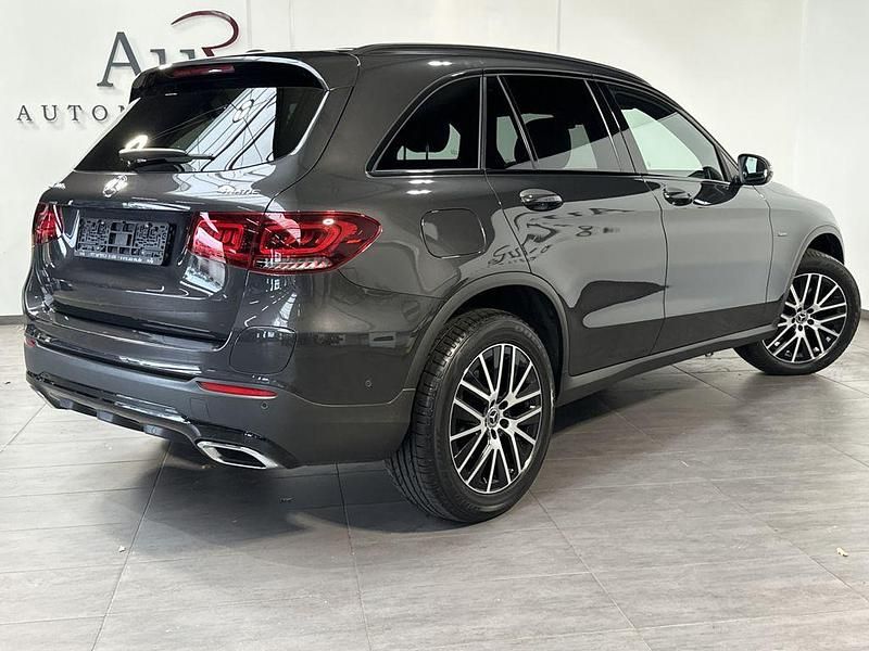 Gebraucht Mercedes GLC300e Luxury 320 PS (235 kW) 2021 Grau SUV