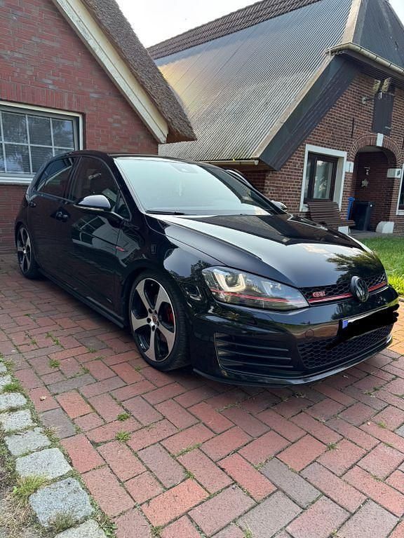 Schwarz Gebraucht 2014 VW Golf VII GTI Limousine | 17.250 € (Etwas zu teuer) - Bild 1/4