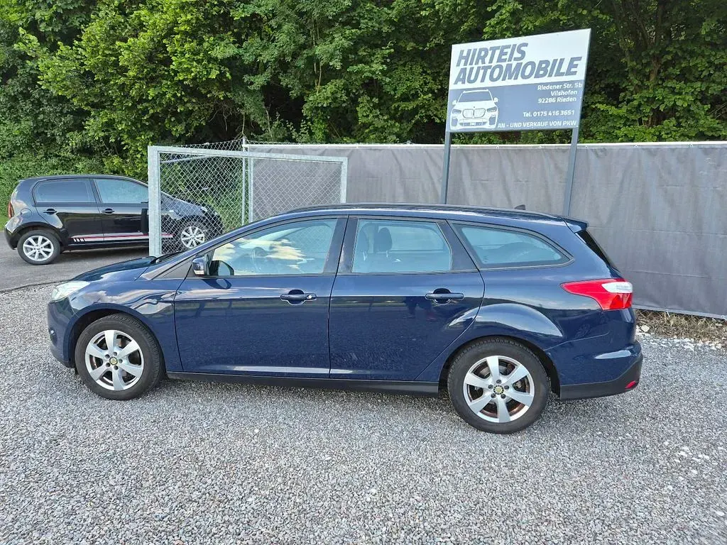 Gebraucht Ford Focus 105 PS (77 kW) 2012 Blau Kombi