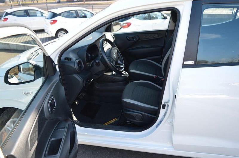 Gebraucht Hyundai i10 Select 67 PS (49 kW) 2020 Weiß Kleinwagen