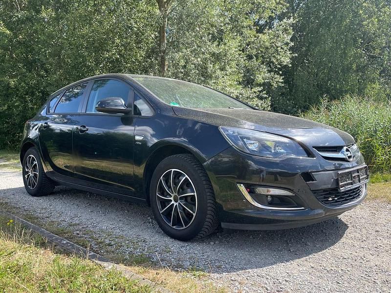 Schwarz Gebraucht 2013 Opel Astra Active Limousine | 4.490 € (Superpreis) - Bild 1/4