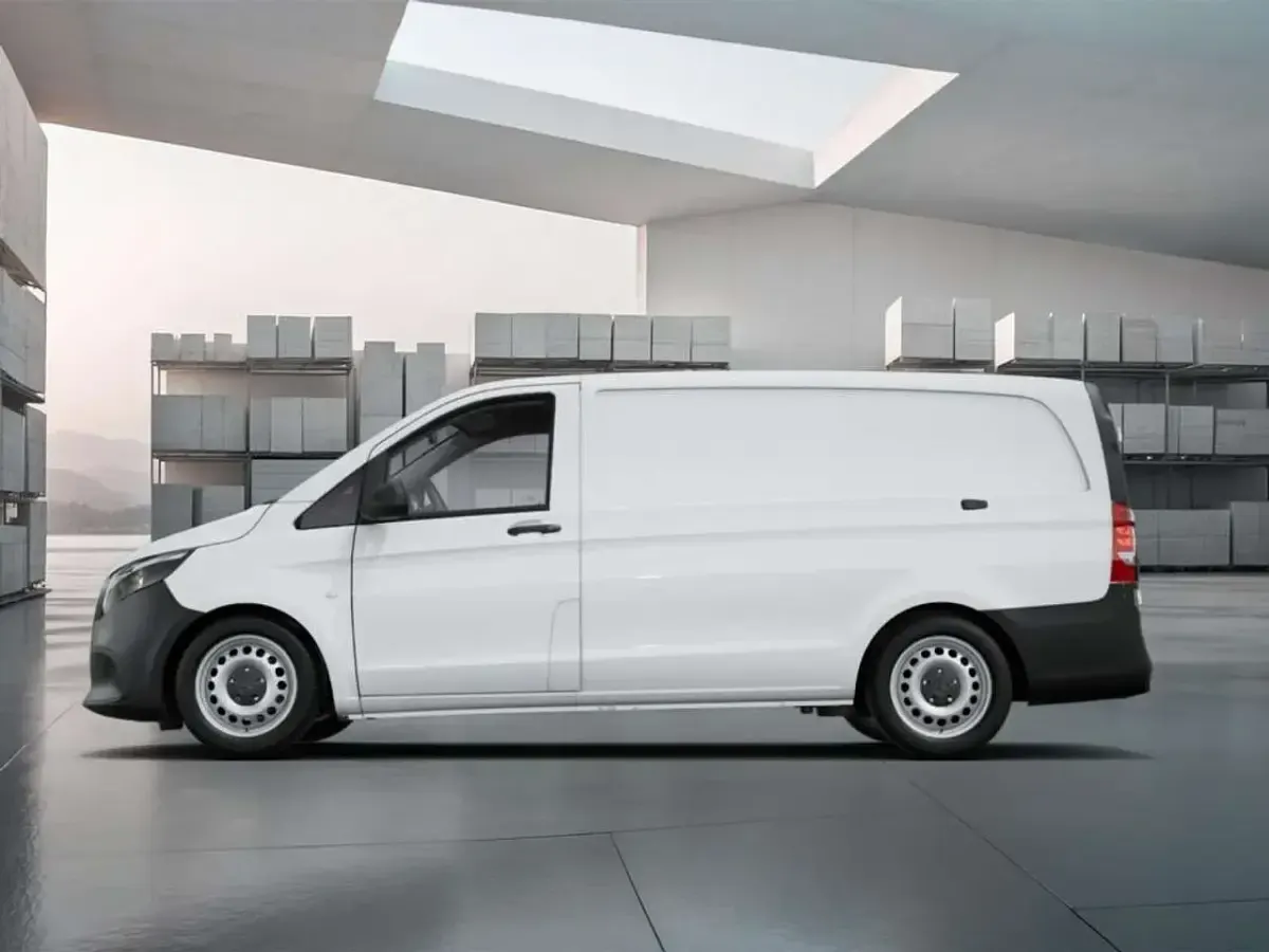 Gebraucht Mercedes Vito 136 PS (100 kW) 2025 Arktikweiß Van