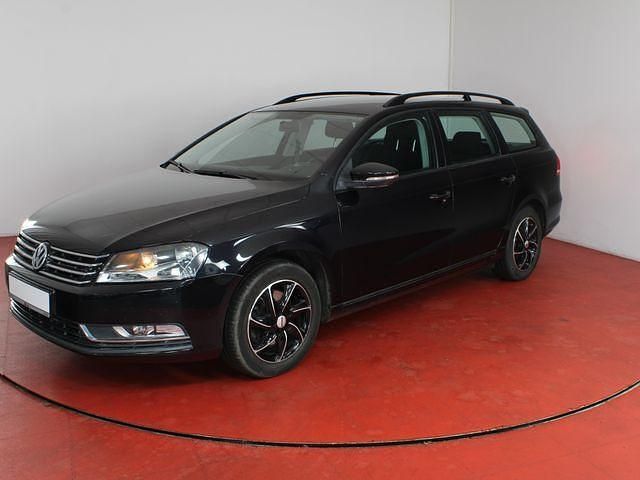 Deep black perleffekt (metallic) Gebraucht 2011 VW Passat Kombi | 4.450 € (Guter Preis) - Bild 1/4