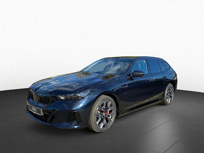 Neu BMW 550e Comfort Edition 489 PS (359 kW) 2026 Black sapphire (schwarz) Kombi