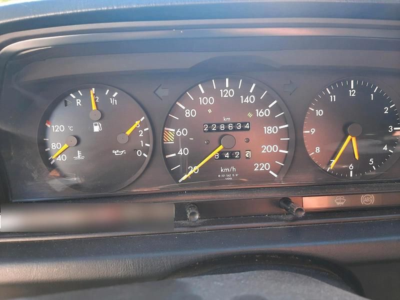 Gebraucht Mercedes 190 110 PS (80 kW) 1991 Weiß Limousine