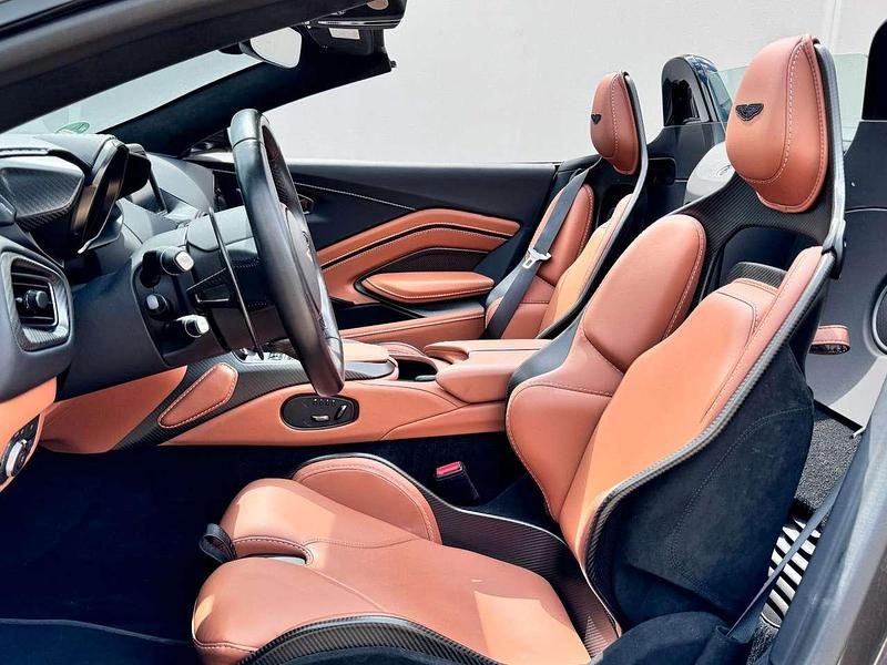 Gebraucht Aston Martin Vantage 700 PS (514 kW) 2023 Cumberland grey  heritage pai Coupé