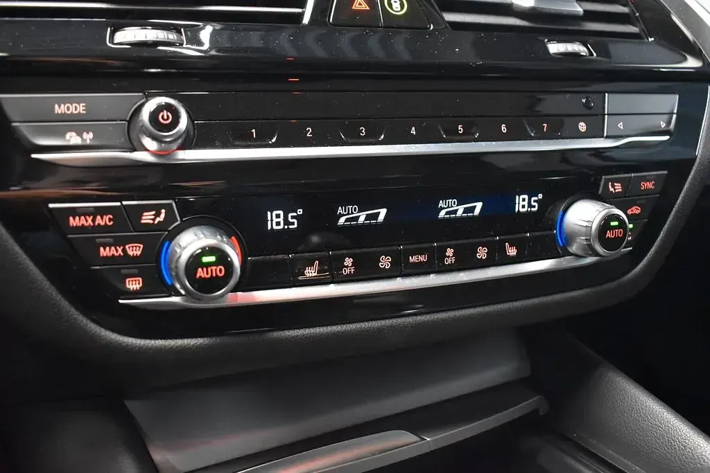 Gebraucht BMW 520 190 PS (139 kW) 2021 Grau Kombi