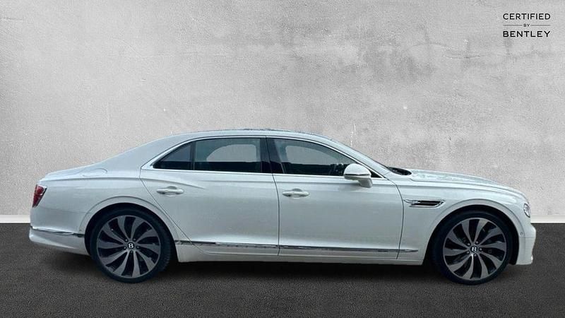 Gebraucht Bentley Flying Spur 551 PS (405 kW) 2021 Weiß Limousine