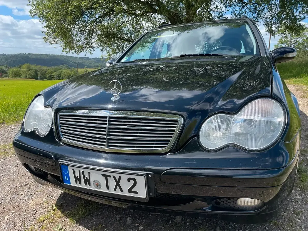 Gebraucht Mercedes C180 Elegance 143 PS (105 kW) 2003 Schwarz Kombi