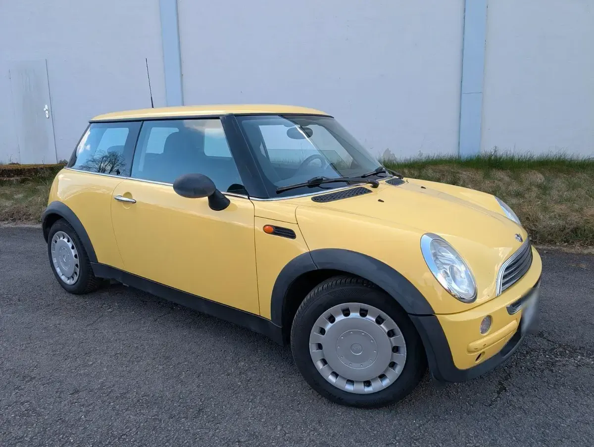 Occasion Mini ONE 90 PK (66 kW) 2002 Geel Hatchback