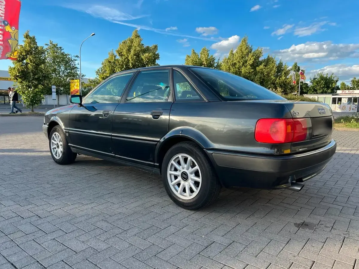 Gebraucht Audi 80 90 PS (66 kW) 1994 Schwarz Limousine
