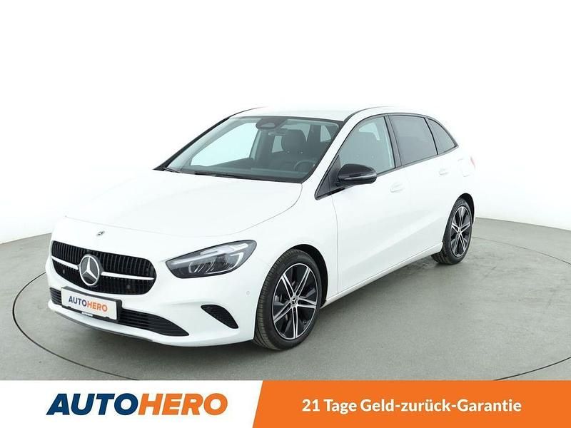 Weiß Gebraucht 2024 Mercedes B200 Progressive Van / Kleinbus | 31.150 € (Guter Preis) - Bild 1/3