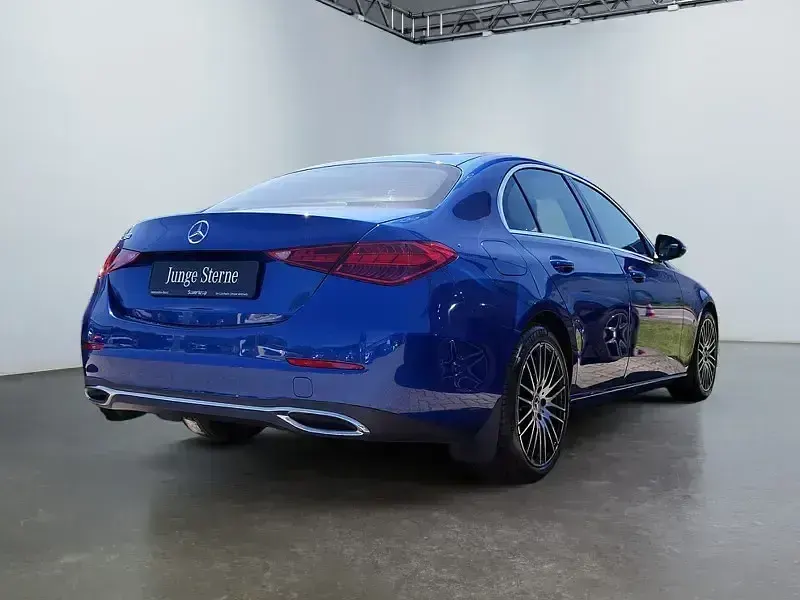 Gebraucht Mercedes C180 Avantgarde 170 PS (125 kW) 2022 Blau Limousine