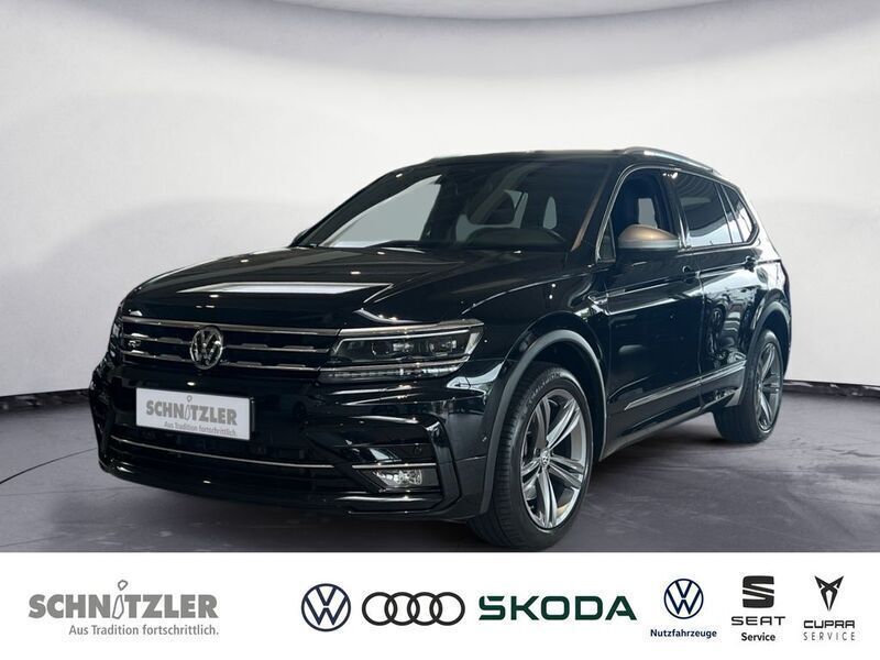 Deep black perleffekt (metallic) Gebraucht 2021 VW Tiguan Allspace R-line SUV | 34.450 € (Superpreis) - Bild 1/4