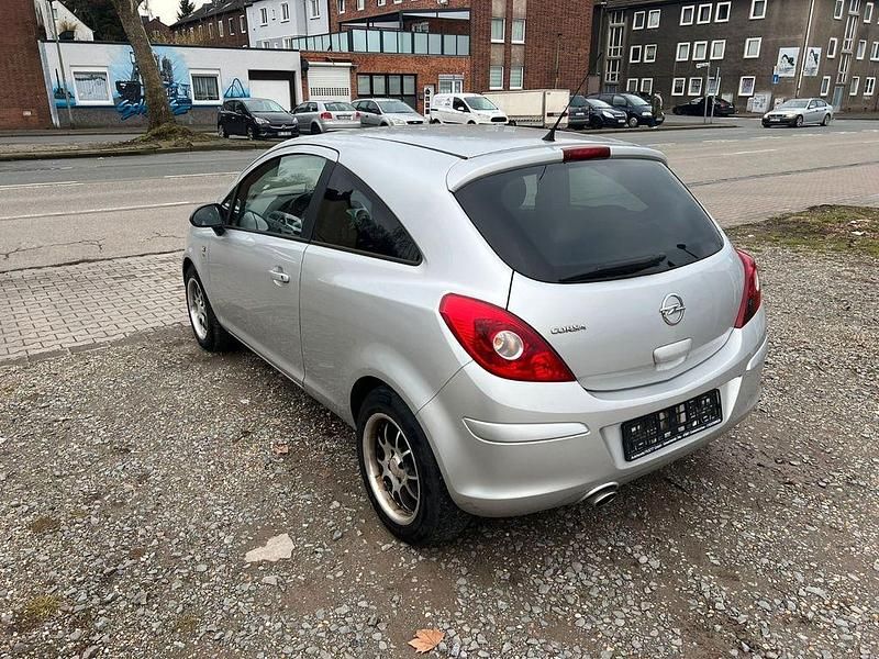 Gebraucht Opel Corsa Satellite 87 PS (63 kW) 2011 Silber Kleinwagen