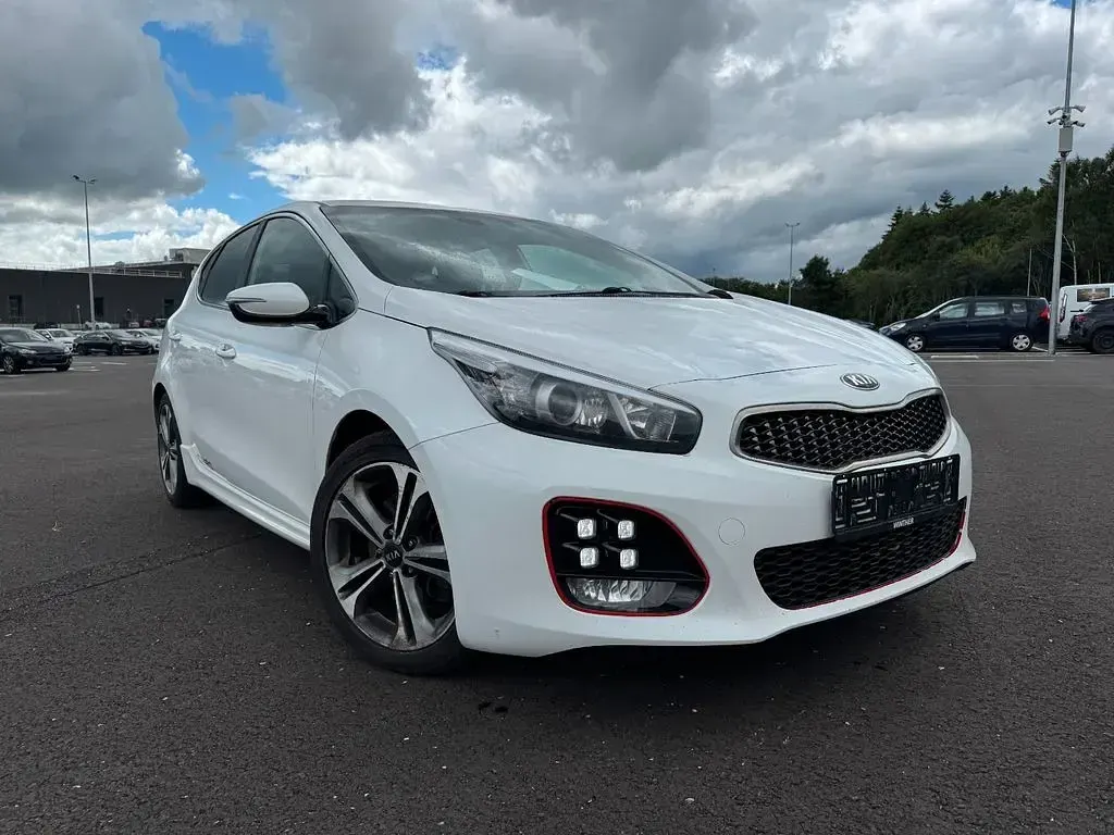 Gebraucht Kia Ceed 136 PS (100 kW) 2017 Weiß Kleinwagen