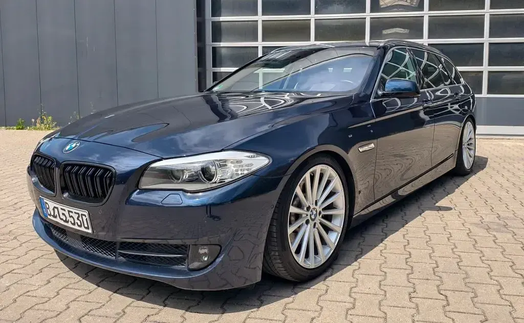 Gebraucht BMW 530 Performance 258 PS (189 kW) 2011 Blau Kombi