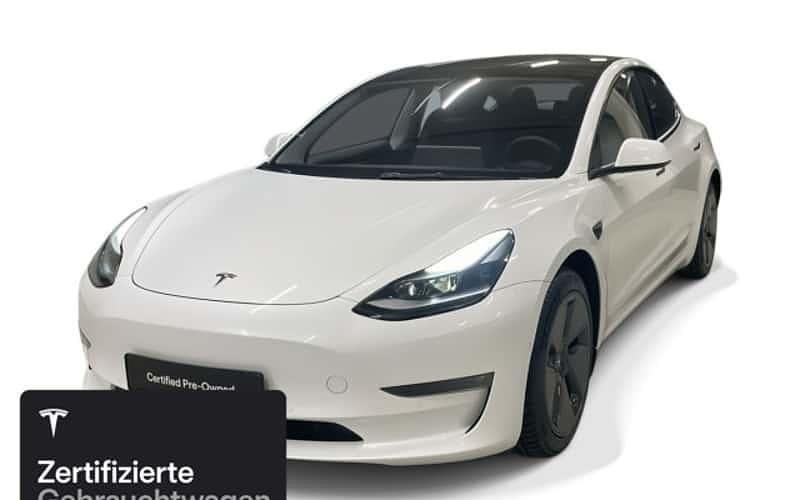 Weiß Gebraucht 2021 Tesla Model 3 Long Range RWD Limousine | 27.600 € (Teuer) - Bild 1/4