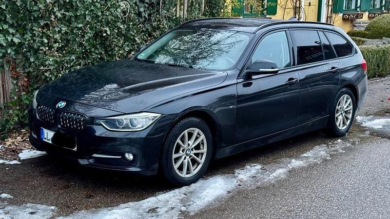 Schwarz Gebraucht 2013 BMW 320 Sport Line Kombi | 8.200 € (Fairer Preis) - Bild 1/4