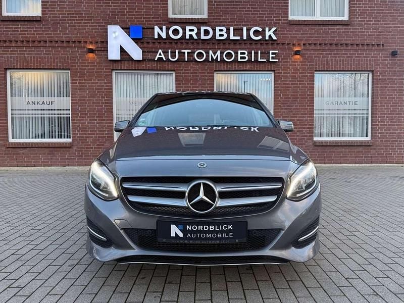 Gebraucht Mercedes B220 Edition 177 PS (130 kW) 2018 Mountaingrau Van / Kleinbus