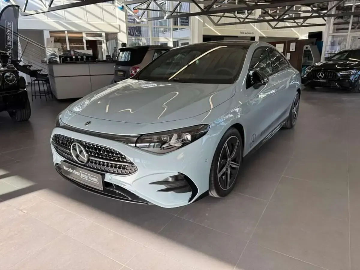 Gebraucht Mercedes CLA180 AMG 156 PS (114 kW) 2026 Unilack aquamint Limousine
