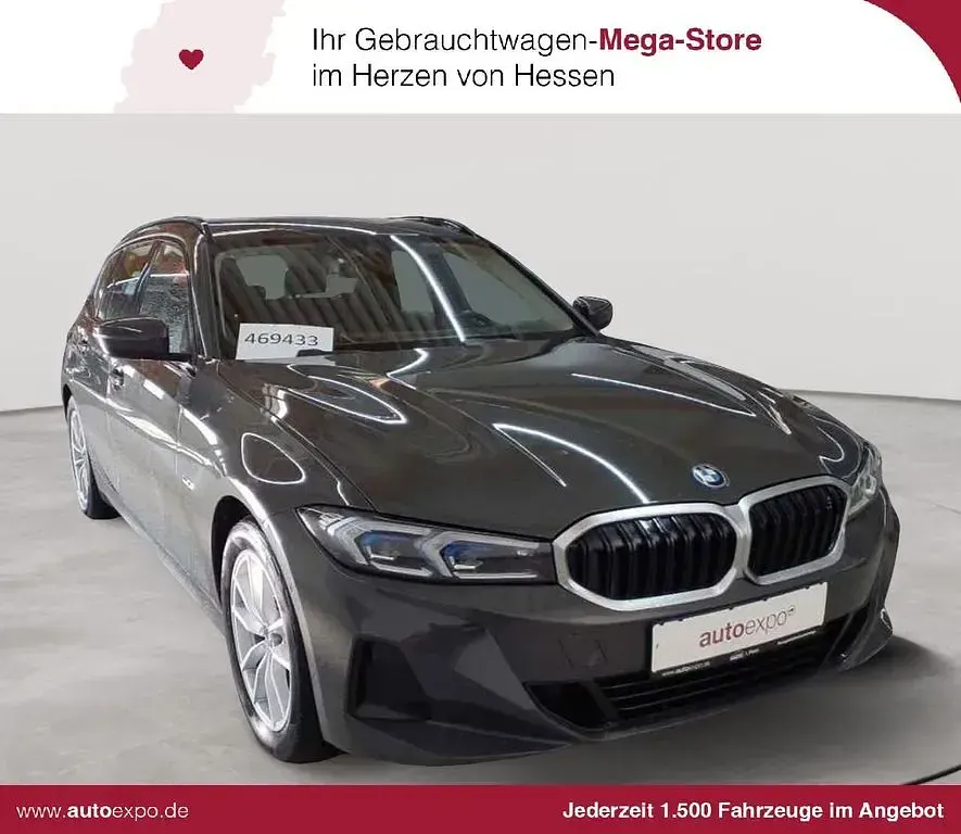 Gebraucht BMW 320 Sport Line 163 PS (119 kW) 2023 Kombi