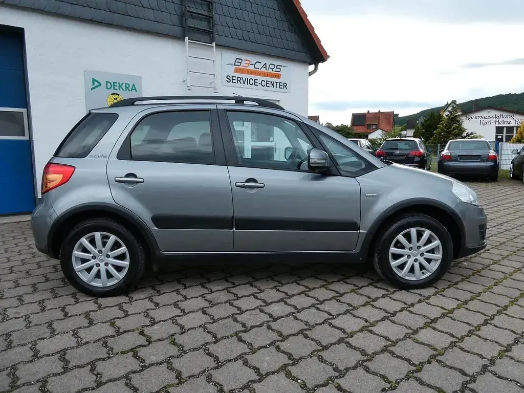 Gebraucht Suzuki SX4 Style 135 PS (99 kW) 2012 Grau SUV