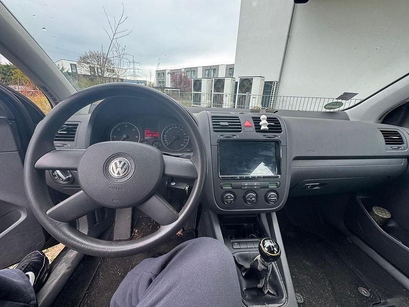 Gebraucht VW Golf V 105 PS (77 kW) 2005 Schwarz Kleinwagen