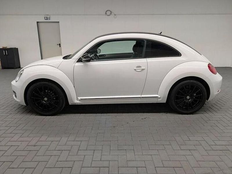 Gebraucht VW Beetle Design 105 PS (77 kW) 2012 Weiß (candyweiss) Kleinwagen
