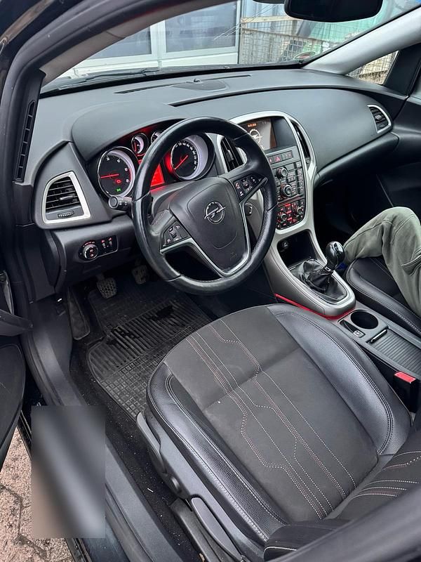 Gebraucht Opel Astra 125 PS (91 kW) 2012 Schwarz Kombi