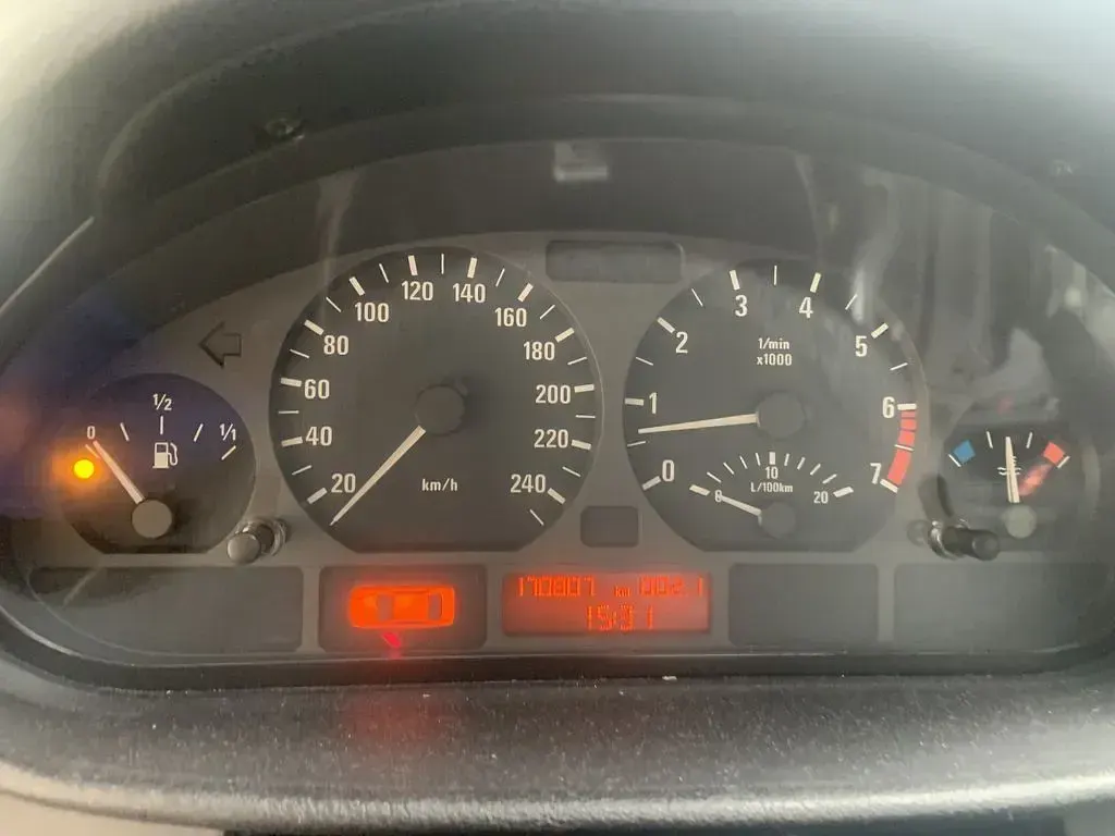 Gebraucht BMW 318 143 PS (105 kW) 2004 Grau Kombi