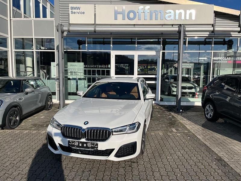 Gebraucht BMW 530e M Sport 184 PS (135 kW) 2023 Weiß Limousine