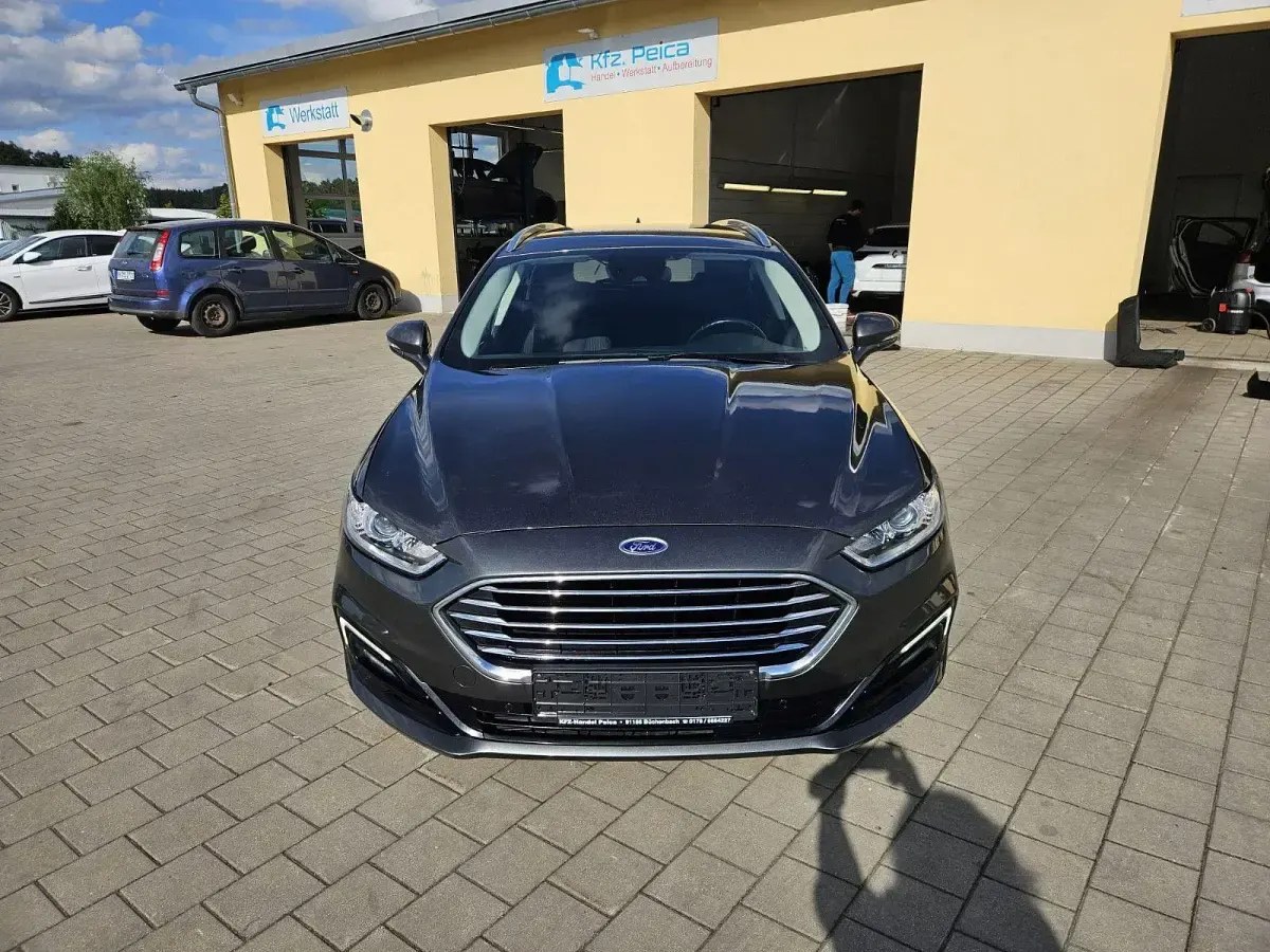 Gebraucht Ford Mondeo Titanium 150 PS (110 kW) 2020 Grau Kombi
