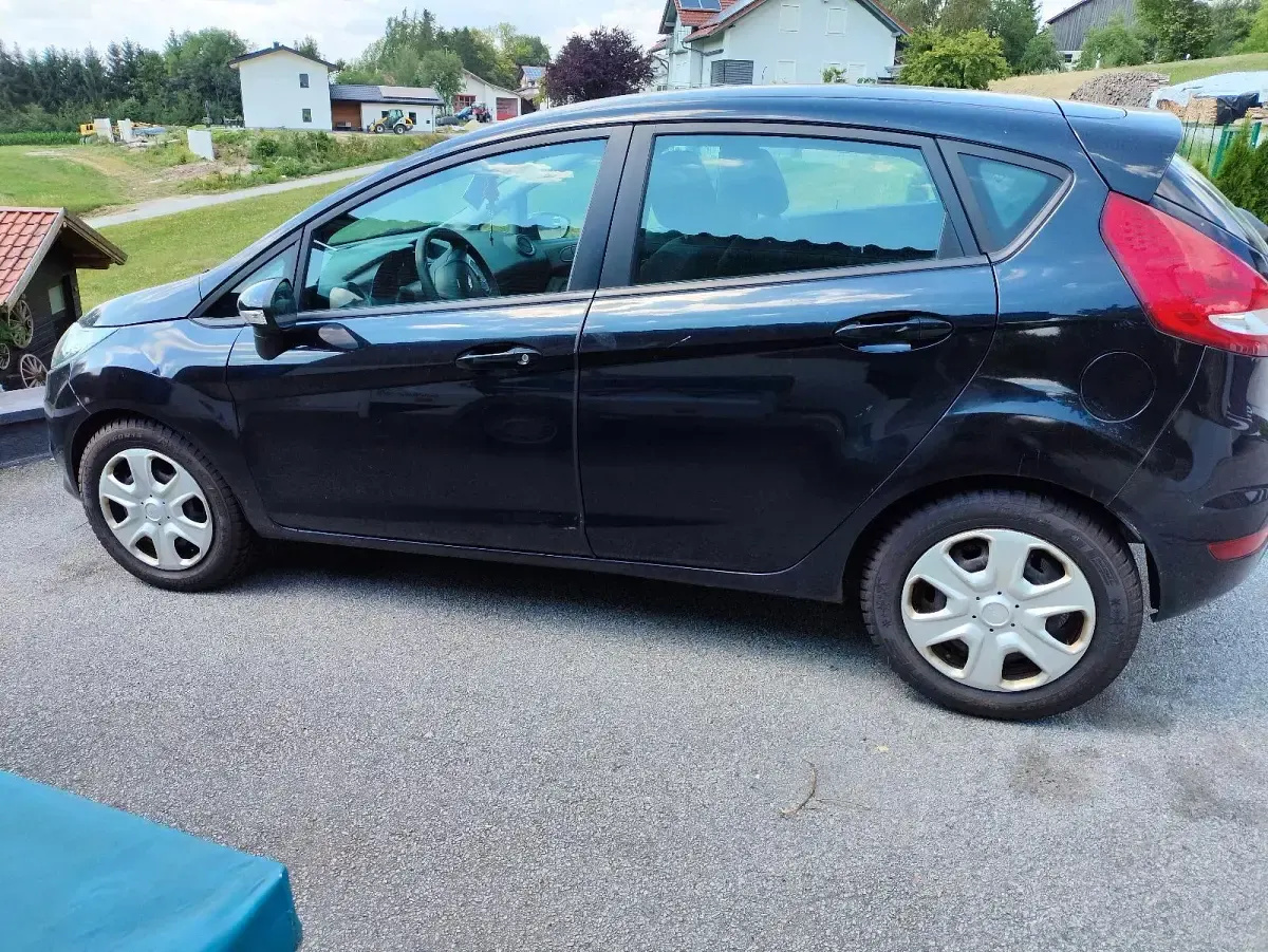 Gebraucht Ford Fiesta 97 PS (71 kW) 2009 Schwarz Kleinwagen